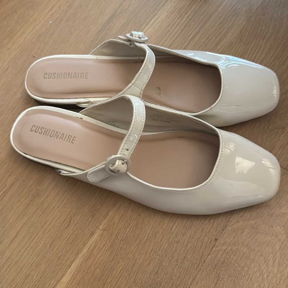Cushionaire Women's Cream Patent Flats